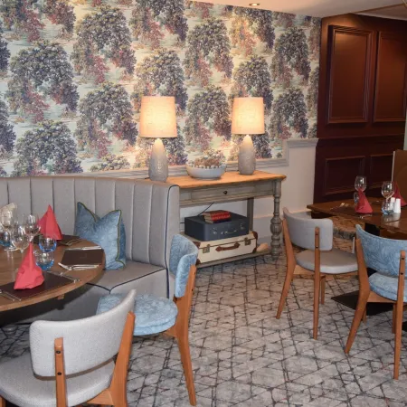 Elphinstone Hotel