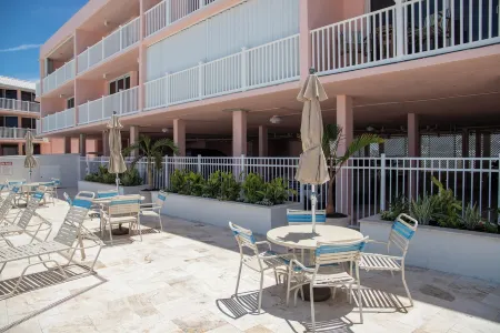 Anna Maria Island Club. Top Floor. Beach Front.