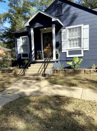 Cheerful 3 Bedroom Home in the Heart of Jackson