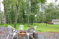 Fabulous 4-bedroom house with AC in Lackawaxen Hotels in Lackawaxen Township