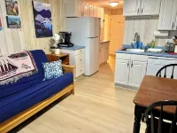 Cozy 1-bedroom Efficiency in Downtown Southwest Harbor [Manset Room] Hotels in Southwest Harbor