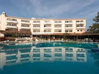 Paphos Gardens Holiday Resort Hoteles cerca de Playa SODAP