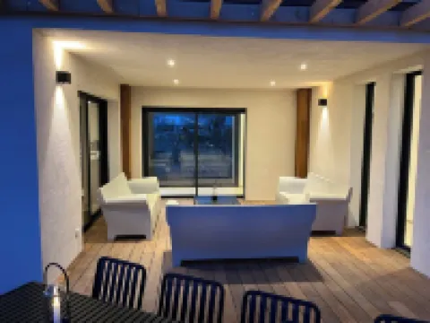 LARGE VILLA WITH POOL - SAINT CYPRIEN BEACH WITHIN WALKING DISTANCE - SLEEPS 14-16