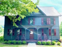 Spacious 5-bedroom farmhouse in charming Cooperstown with WiFi, AC - Boutique