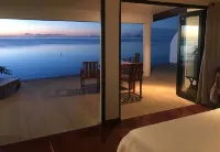 Ocean Front Bungalow Hotels in Tumaraa