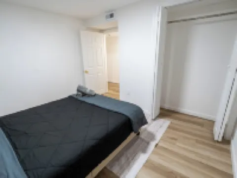 Spacious and Stylish Apartment Perfect for Your Getaway in Beverly! ビバリーのホテル