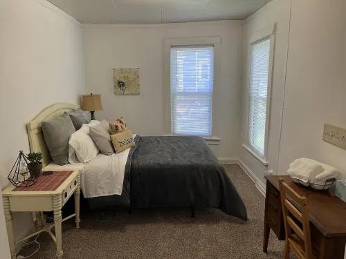 Cozy remodeled 1 bedroom near Drake U and downtown