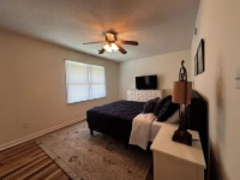 Seaside Serenity: Your Perfect Beach Getaway 15 Min for Sunset Beach
