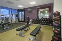 DoubleTree by Hilton Hotel Newark - Gym