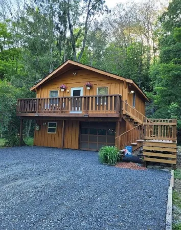 CreekWalk Cabin