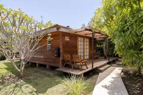 Fare Miro - Accès Plage Sable Blanc Privée Hotels in Afareaitu