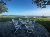 Bay Breeze - Charming 3BR Waterfront Home on the Chester River Hotels in Grasonville