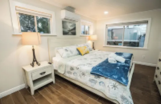 BRAND NEW, COVERED Heated Pool, Baja Ledge, Hot Tub, Large home PS5, WIFI, AC