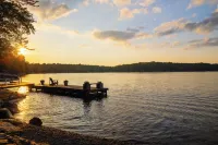 The Robin's Nest, a cozy 3-bedroom cabin in Lake Harmony with Firepit, AC, WiFi
