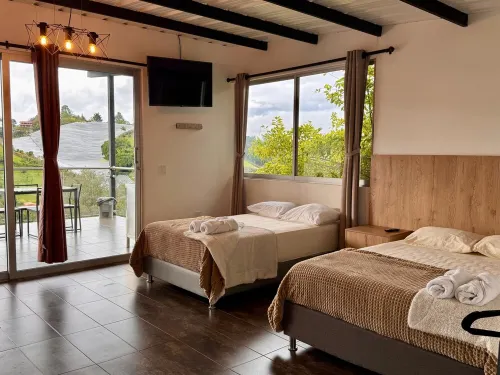 CABINS WITH BEAUTIFUL VIEWS, WITH JACUZZI GUATAPE