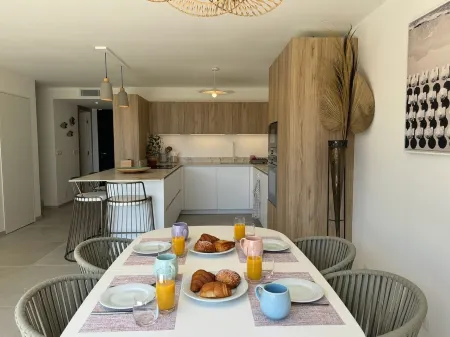 Charming house facing the sea