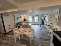 Stylish Ground-Floor Getaway in Granger – Modern Comfort & Central Location