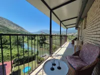 The Paradise Valley. Free Parking, Air-condition, Free WiFi. Hotels in Sutorina