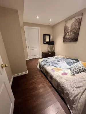 Cozy bedroom Apartment, free wifi, close to trails and lakes,