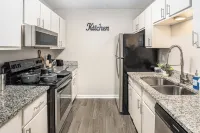 Retro Charm, Modern Comfort - Minutes from BHM!