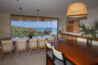 Contemporary Luxury, Saltwater Pool, Fully Air Conditioned, Huge Views
