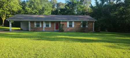 Quiet /Cozy home in Starkville
