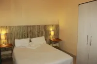 Pandeinge - Budget Double or Twin Room Hotels in 