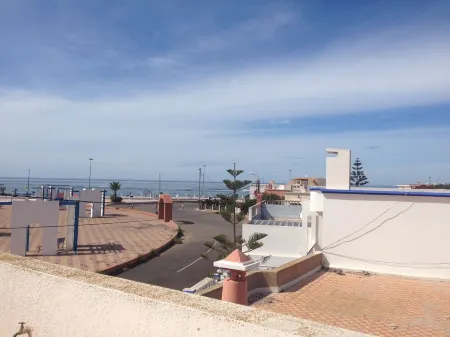 Villa Second Rang Front de mer Отели рядом с достопримечательностью «Auto Hall Peugeot Safi»