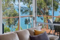 Little Roaring Beach Shack - cosy beachside retreat, Dover, Huon Valley.