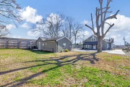 Downtown Easley Home Отели в г. Исли