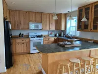 Experience Philipsburg in a beautiful 4-bedroom home right in the heart of town! Hoteles en Condado de Granite