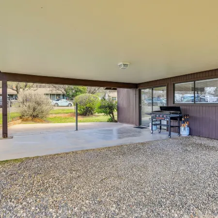 Pet-Friendly Camp Verde Home w/ Gas Grill!