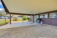 Pet-Friendly Camp Verde Home w/ Gas Grill! - parking