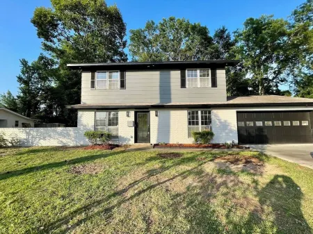 4-bedroom house in lovely Baton Rouge near LSU with WiFi.