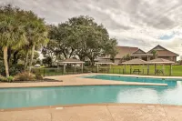 Diamondhead Condo - Marina, Pool Access & Golfing! - Wifi
