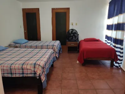 Amplia Casa Familiar con Alberca Cerca de la Playa 住宿飯店