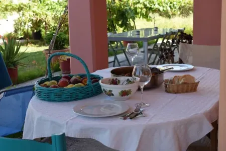 Spacious Private Villa AKOBARA, 2km from city center Отели в г. Kanali