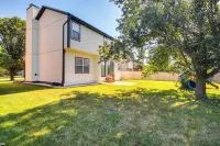 Spacious Olathe Home w/ Fireplace: Near Parks! - 3 stjerner