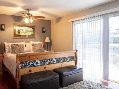 PARADISE BUNGALOW IN HUNTINGTON BEACH
