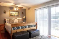 PARADISE BUNGALOW IN HUNTINGTON BEACH