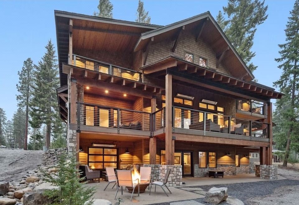 Photo inspiration: Picture Idea: Luxury 5 Suite Suncadia Golf Course Hm W Hot Tub
