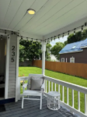 Charming 3-bedroom house with AC, WiFi and a large yard in the heart of Bangor!