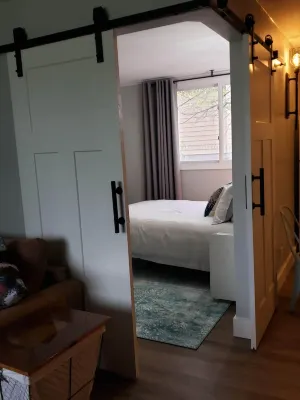 Charming 1-bedroom apartment with WiFi, AC in lovely Hot Springs