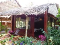 Mekong Ecolodge Bungalow Hotels in TT. Cai Be