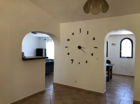 Spacious villa with private pool 10 minutes from the beaches