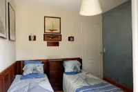 80m² Apartment in a House Near the Sea with Garden and Parking Space Hotels in Saint-Brevin-les-Pins