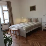 Mona Lisa Apartment, la Place Magic