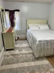 Cozy 2-bedroom apartment in beautiful Fall River with WiFi Hotels in Fall River