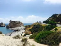 A sunny paradise with a great swimming pool close to the sea.