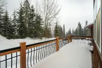 Schweitzer Mountain 3 bd Getaway